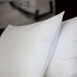 Padjapüür 53*63 cm, Hilton 4 mm satiintriip