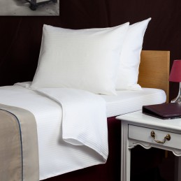 Padjapüür 63*83 cm, Hilton 4 mm satiintriip