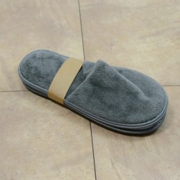 Grauer Velours-Pantoffel mit geschlossenem Zeh